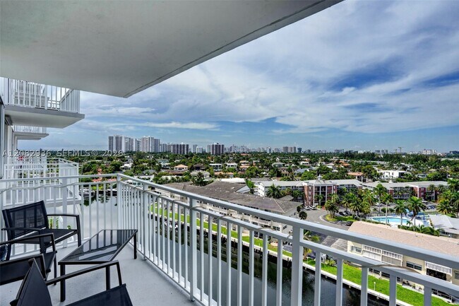 Building Photo - 427 Golden Isles Dr
