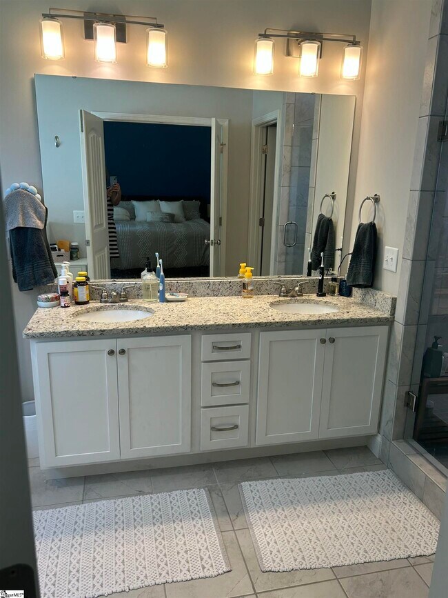 Building Photo - 135 All Star Way