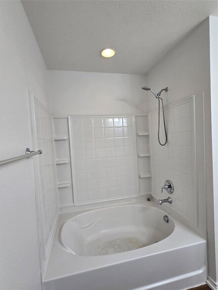 Building Photo - 1124 Hyde Park Dr