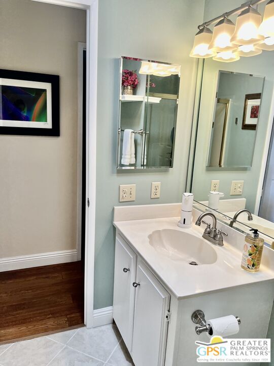 Building Photo - 73450 Country Club Dr