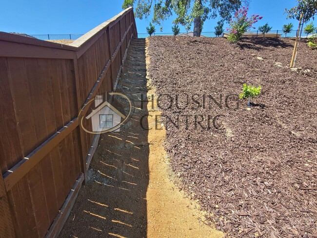 Building Photo - Luxurious Newer Construction Rental Home I...