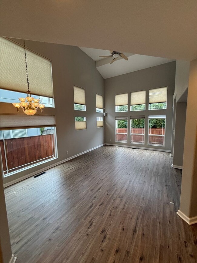 Building Photo - Felida Area - 3 bedroom, 2.5 bath