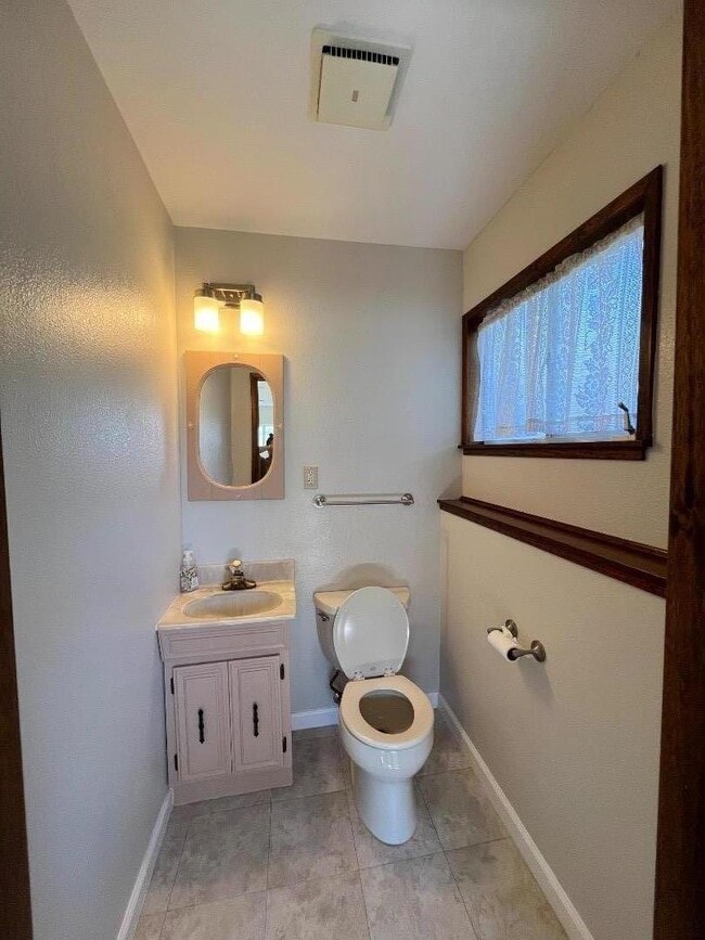 Building Photo - 3833 Brookdale Blvd