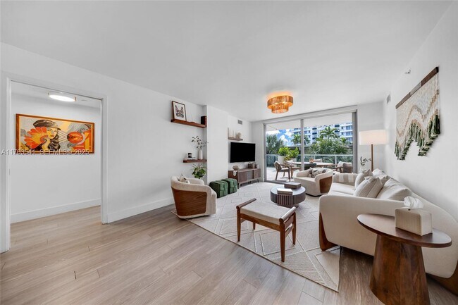 Building Photo - 1025 92nd St