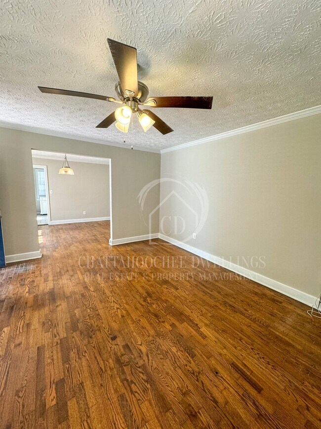 Building Photo - 1559 Alta Vista Dr