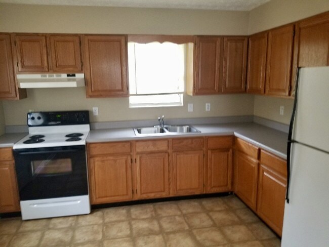 Building Photo - Harris Duplex