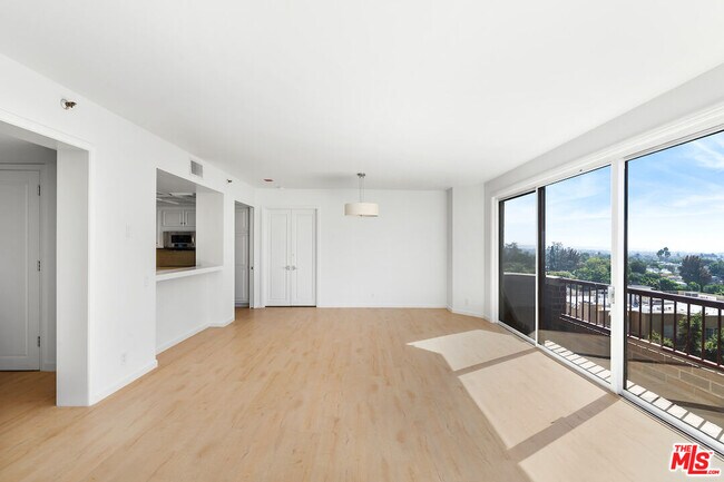 Building Photo - 10550 Wilshire Blvd