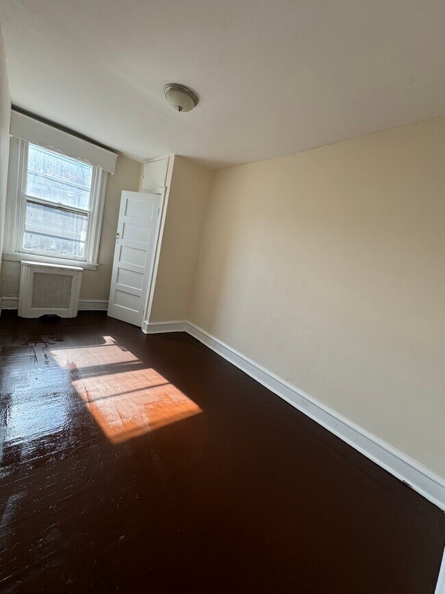 Building Photo - 6604 N Uber St