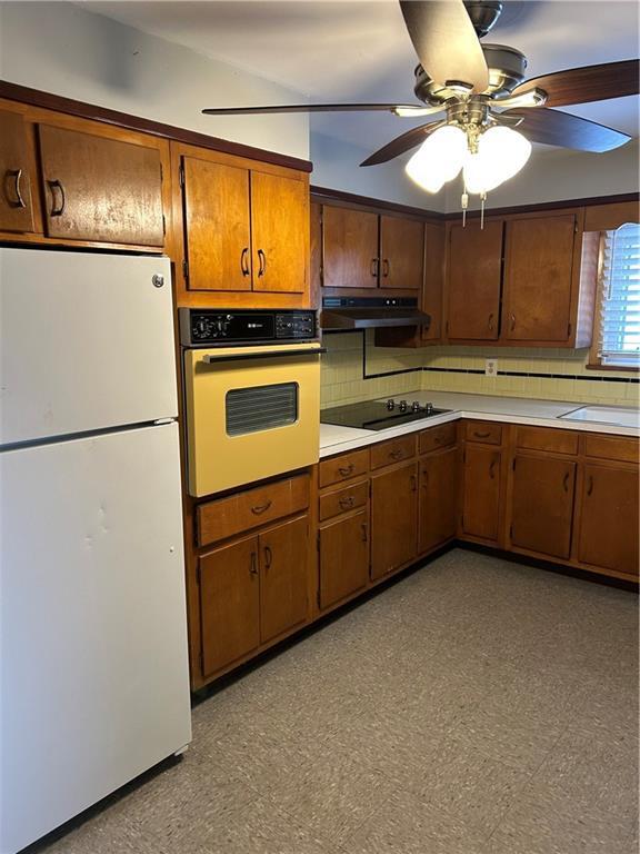 Building Photo - 103 Oak St