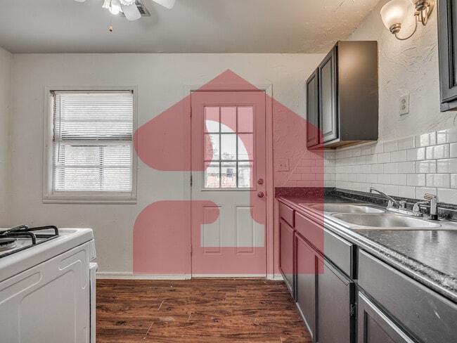 Building Photo - 2017 Downing St