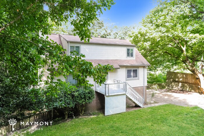 Building Photo - 2420 Burgundy Dr