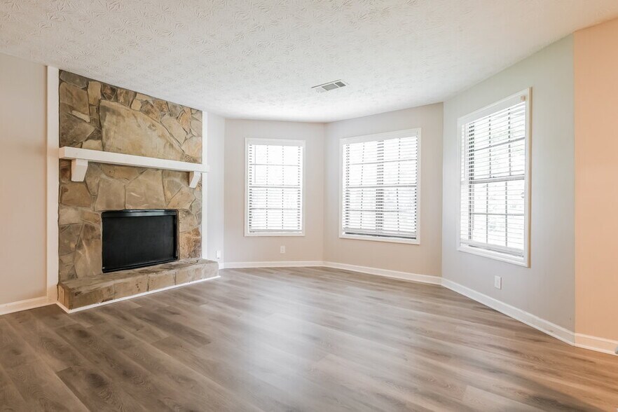 Building Photo - 2127 Atkinson Ln
