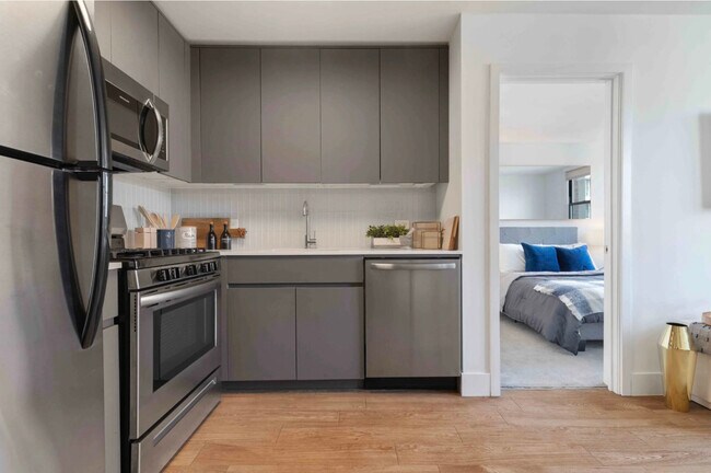 Building Photo - 420 W Belmont Ave