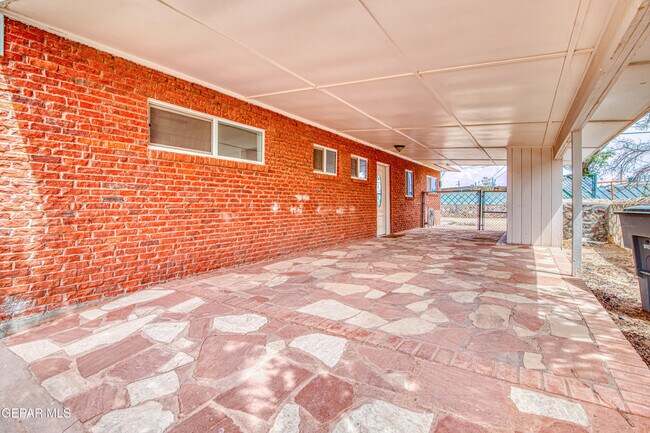 Building Photo - 8818 Mt Elbert Dr