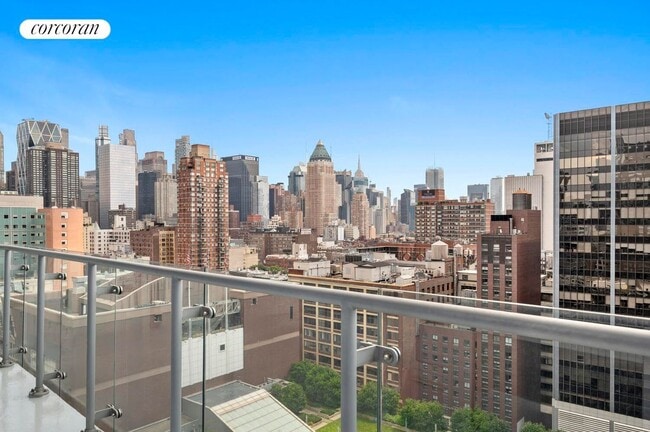 Building Photo - 555 W 59th St
