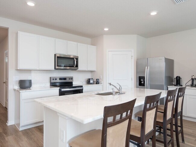 Building Photo - 4 Bedroom, 2 Bathroom home For Rent in Parrish