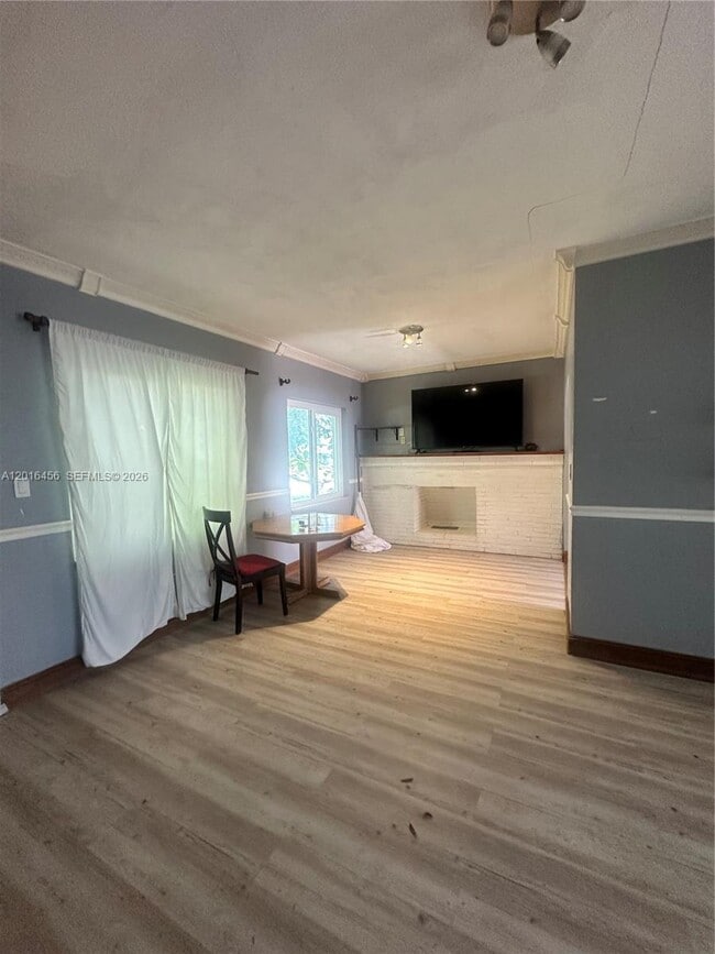 Building Photo - 1427 N 26th Ave