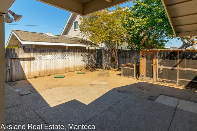 Building Photo - 3007 W Lathrop Rd