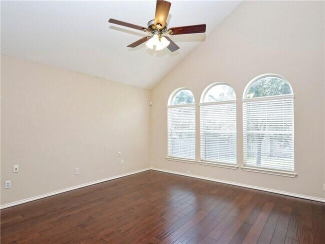 Building Photo - 11113 Crazy Well Dr