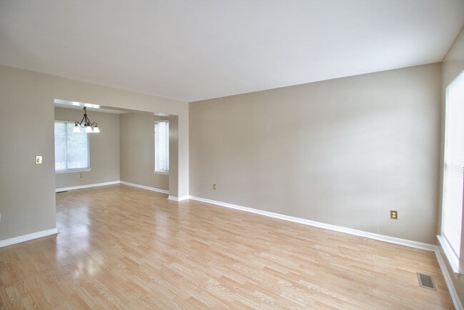 Building Photo - 22146 W Plymouth Cir