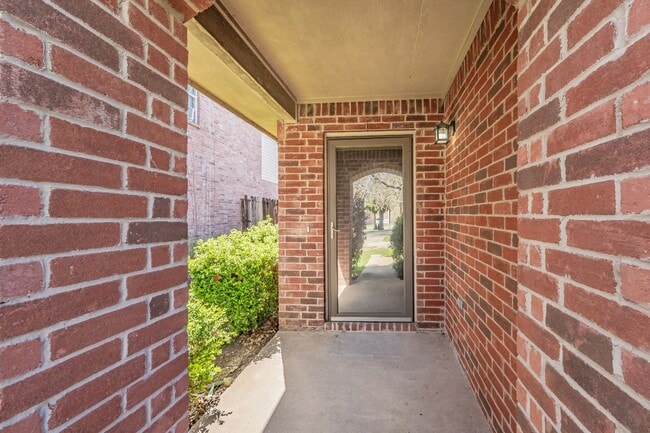 Building Photo - 25% OFF FIRST MONTH'S RENT WITH 12 MONTH LEASE! Lovely 3 bedroom, 2 bath home in Harriet Creek Ra...