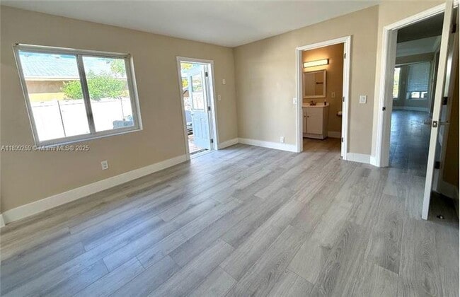 Building Photo - 716 NE 7th St