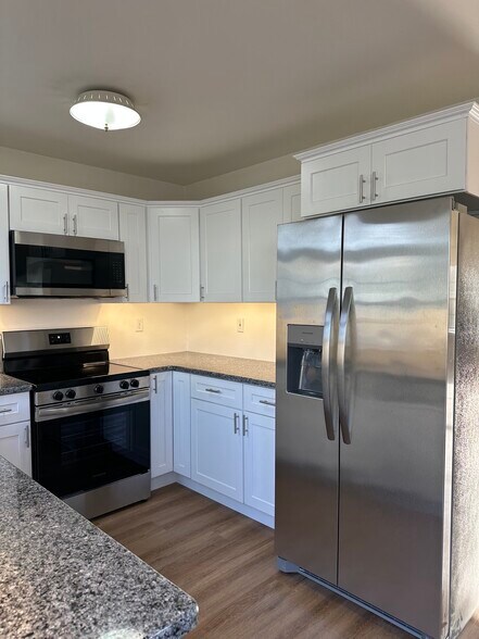 Building Photo - 517 Sally Ln