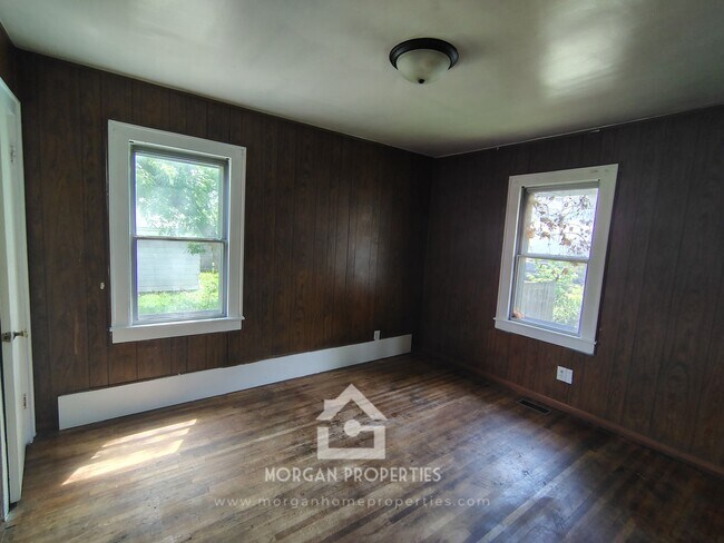 Building Photo - 623 E 27th St