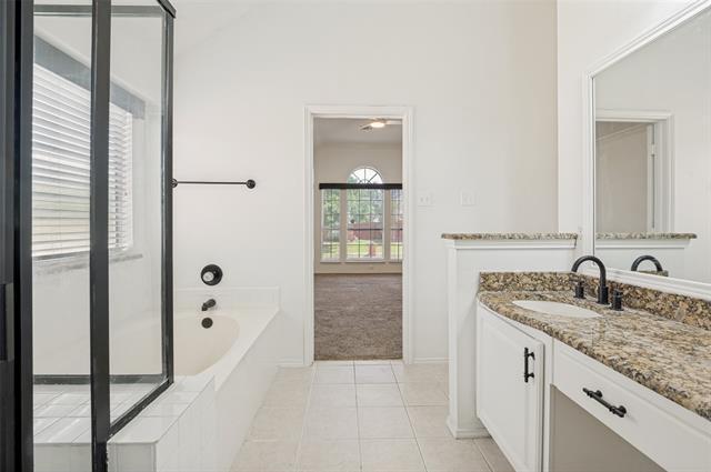 Building Photo - 3805 Pine Valley Dr
