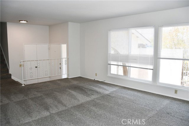 Building Photo - 522 E Collins Ave