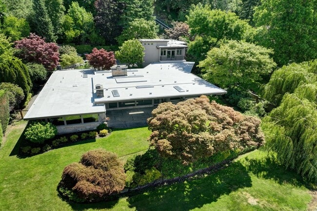 Building Photo - 1605 73rd Ave NE