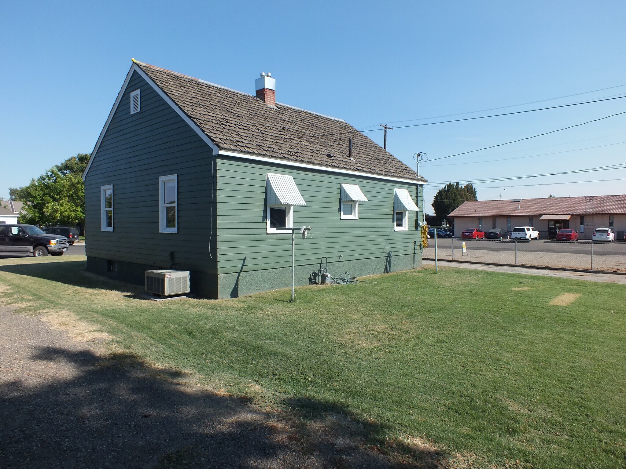 413 backyard - 413 S 8th St