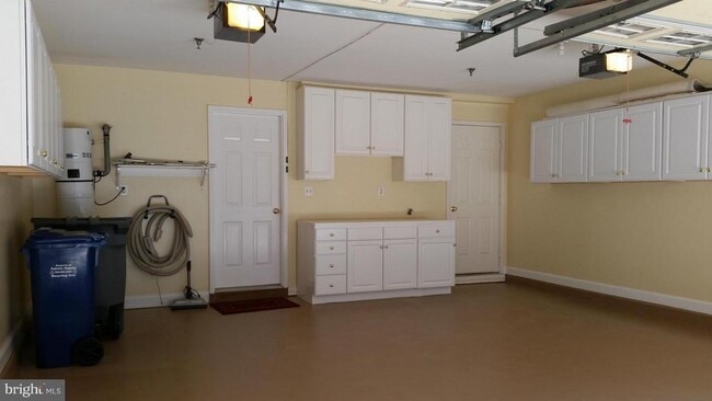 Building Photo - 1632 Colonial Hills Dr