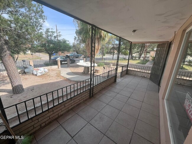 Building Photo - 216 Pacific Dr