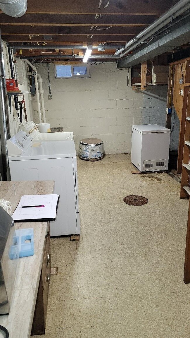 Building Photo - Koschak Properties