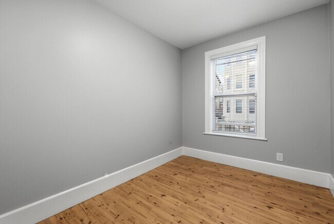 Building Photo - 20 Bennett St