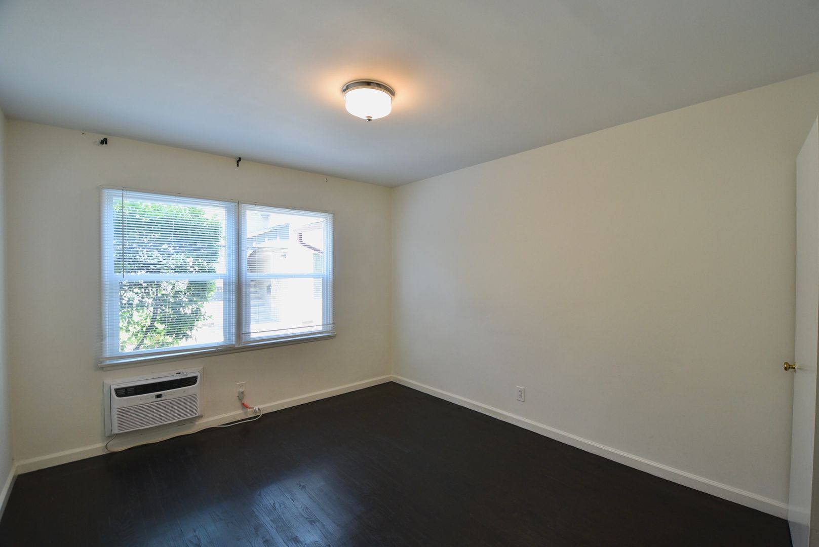 Building Photo - 5656 Whitsett Ave