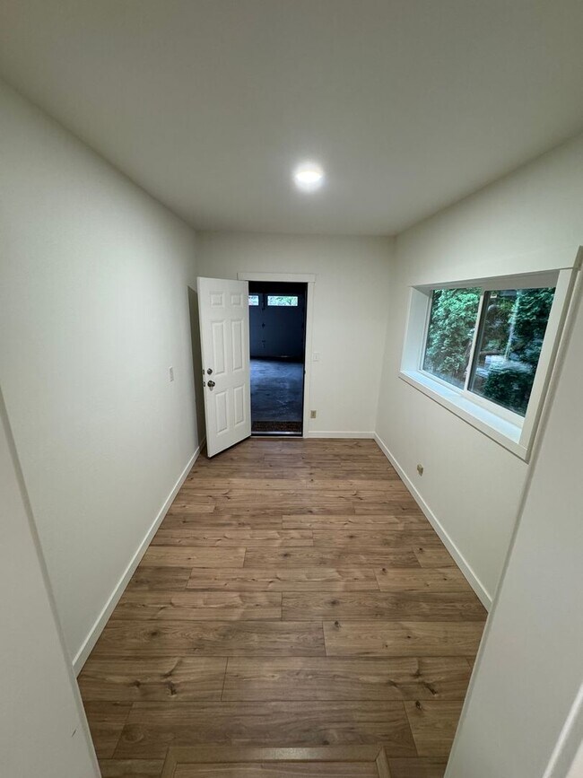Building Photo - Beautifully Renovated 4-Bedroom Home in NW...