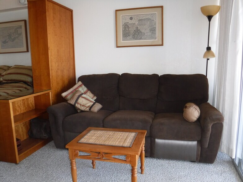 Building Photo - 445 Seaside Ave