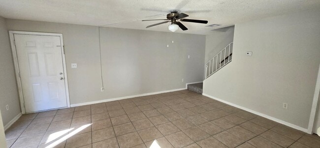 Building Photo - 1024 Spring Meadow Dr