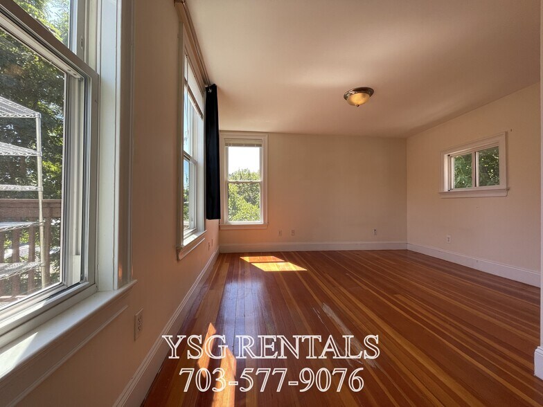 Building Photo - 8 Alleghany St