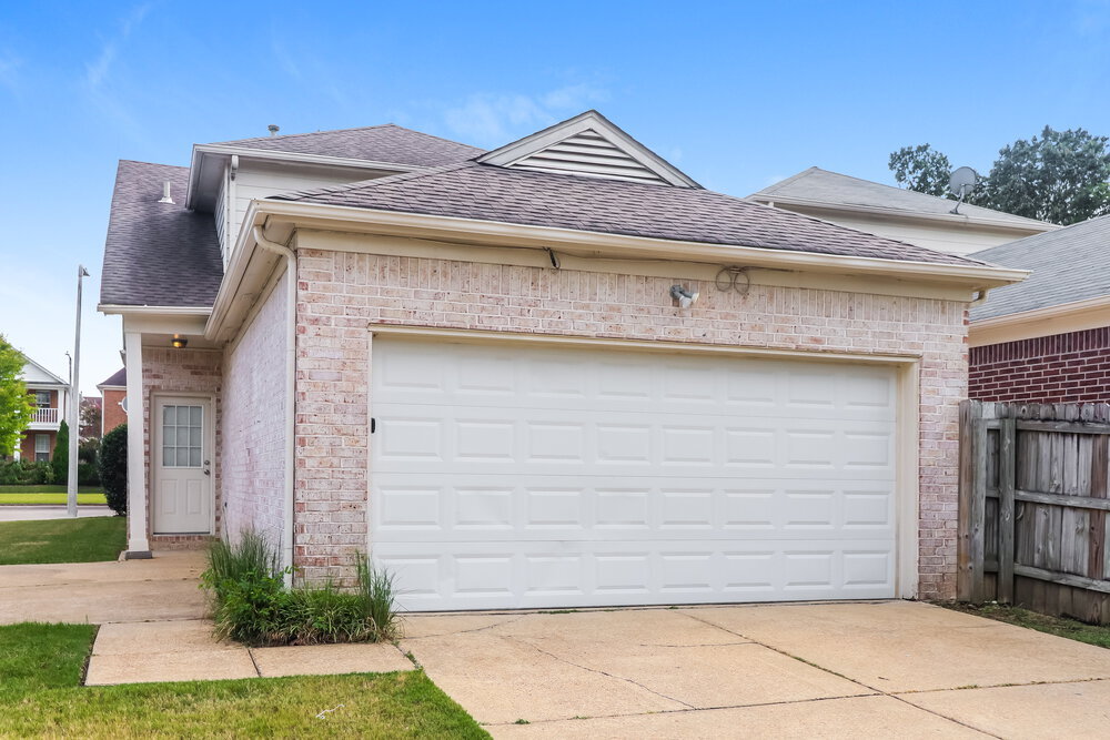 Building Photo - 10436 Sunnybrook Cir