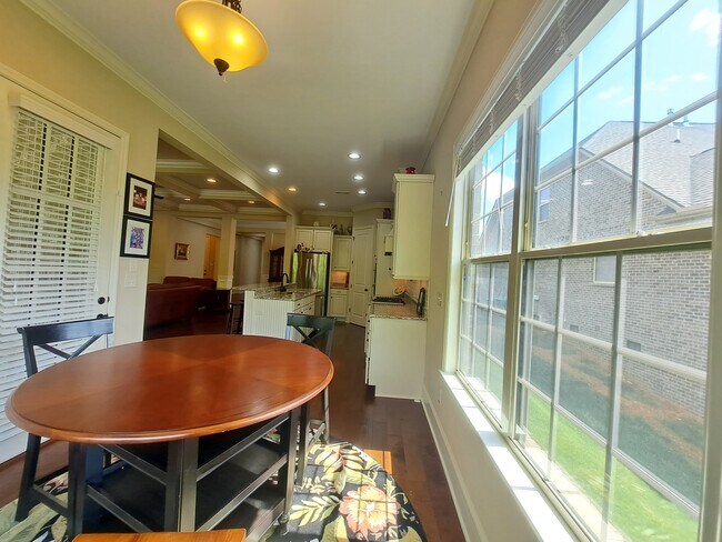 Building Photo - 12170 Inglecrest Ln