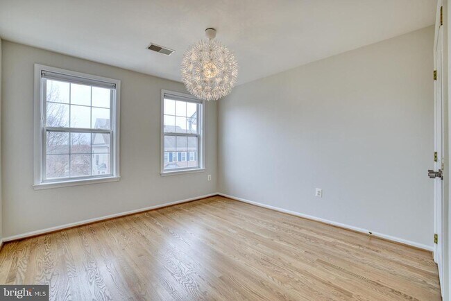 Building Photo - 5742 Governors Pond Cir