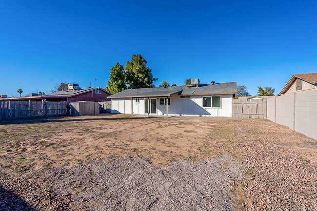 Building Photo - Lovely Chandler Home near everything!