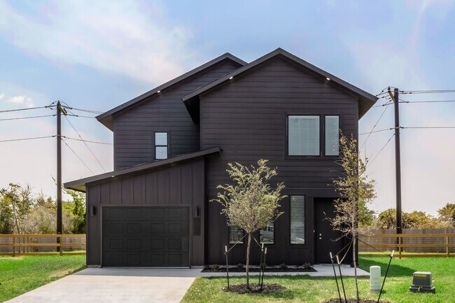 Primary Photo - 3003 Alpha Wolf Ct