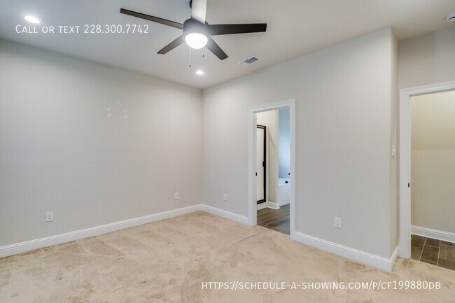 Building Photo - 856 Leeward Dr