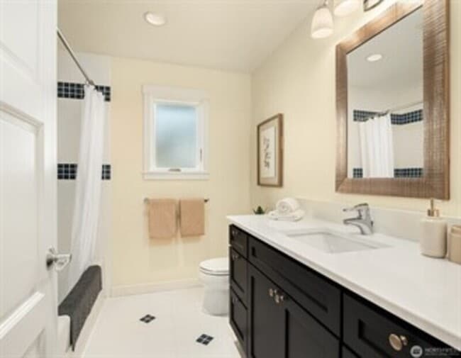 Building Photo - 4510 48th Ave NE