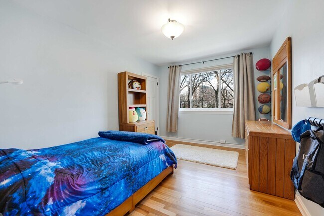 Building Photo - 5128 Linnean Terrace NW