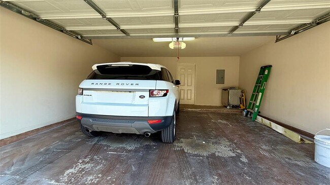 Building Photo - 5515 Davis Ln